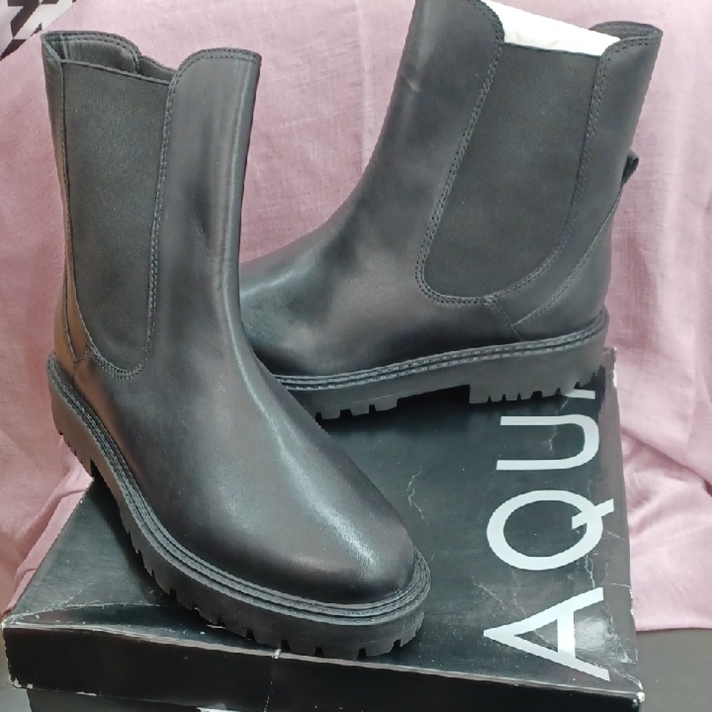 Aqua Leather Pull On Boot NIB